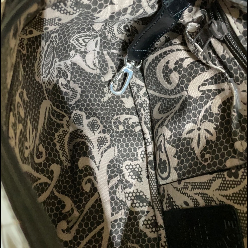 Brighton Two-tone Leather Shoulder Bag - Picture 11 of 12